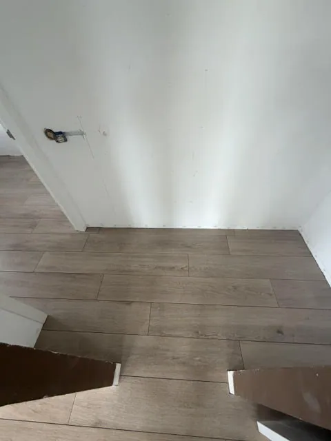Vloer – Tegelwerk 130 m² door AREV Bouw