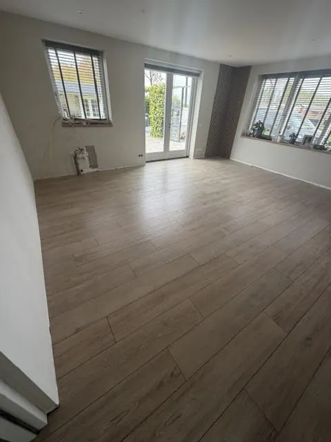 Vloer – Tegelwerk 130 m² door AREV Bouw