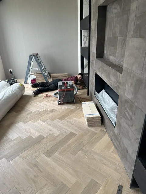 Vloer – Visgraat parket Hoofddorp door AREV Bouw