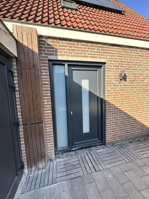 Kozijnen – Kozijnen en deuren door AREV Bouw